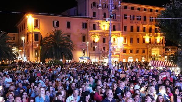 Stasera Montecatini spegne 114 candeline: musica e show