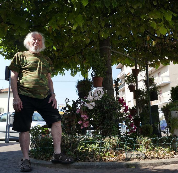 Alberto, il bio-edicolante che fa il giardiniere 