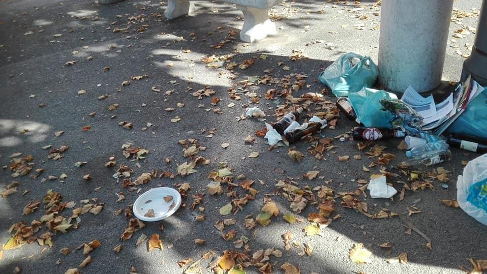 La sporcizia in piazza XX Settembre