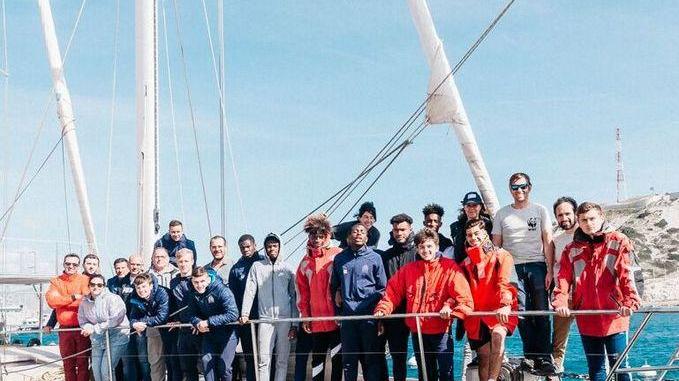 La Blue Panda con l'equipaggio