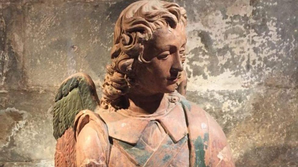 L’angelo di terracotta attribuito a Leonardo esce dall’Opificio