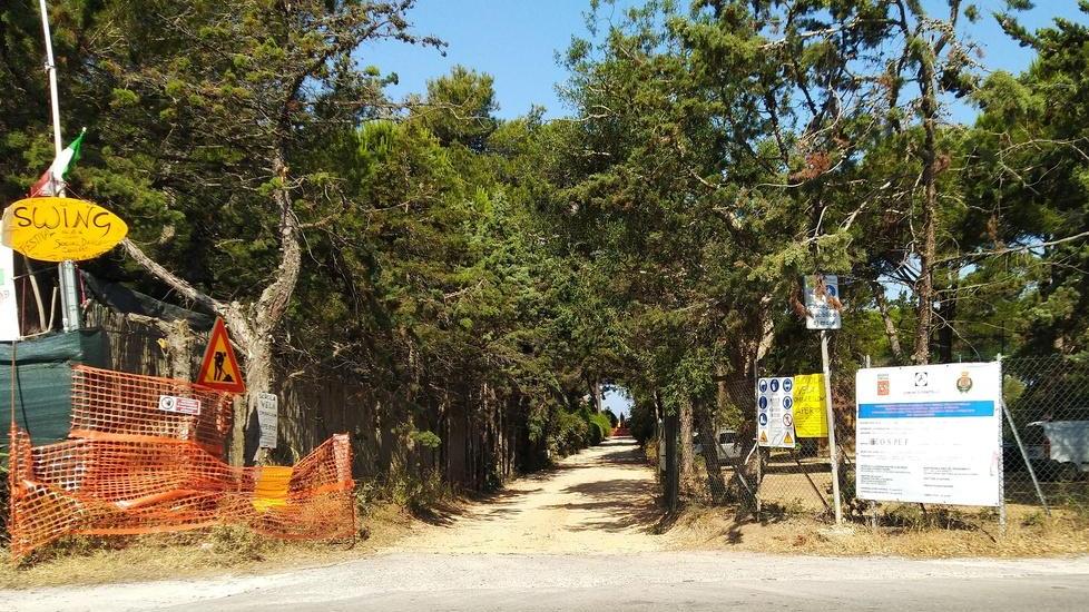 Ruspe in spiaggia balneazione vietata