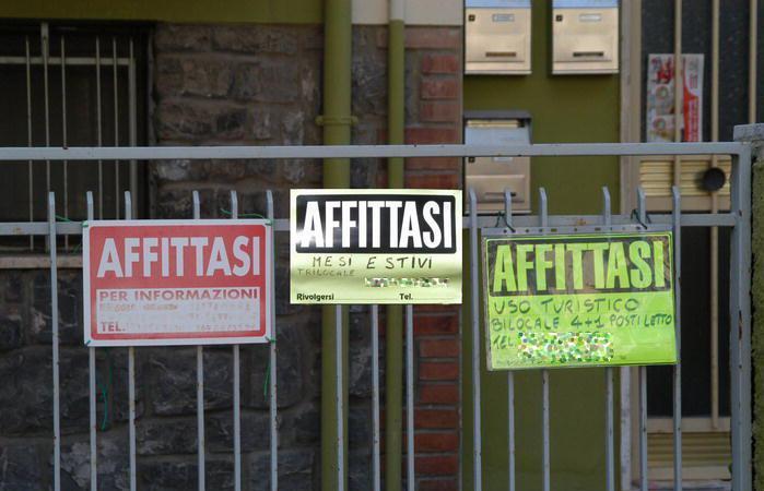 Affitta una casa non sua e viene smascherata 