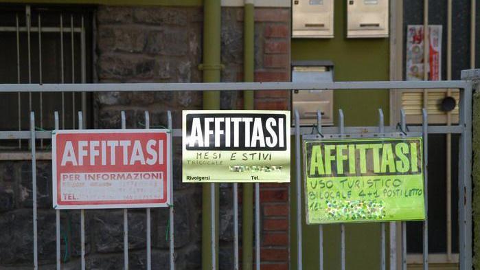Affitta una casa non sua e viene smascherata