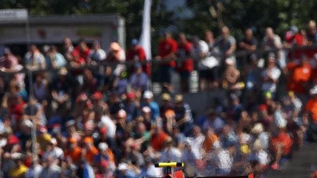 Leclerc senza pari Hamilton scivola in quinta posizione