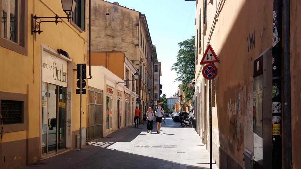 Una veduta di via del Cottolengo