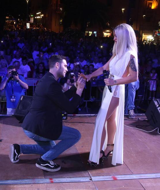 «Cara, mi vuoi sposare?» Amore in palcoscenico 