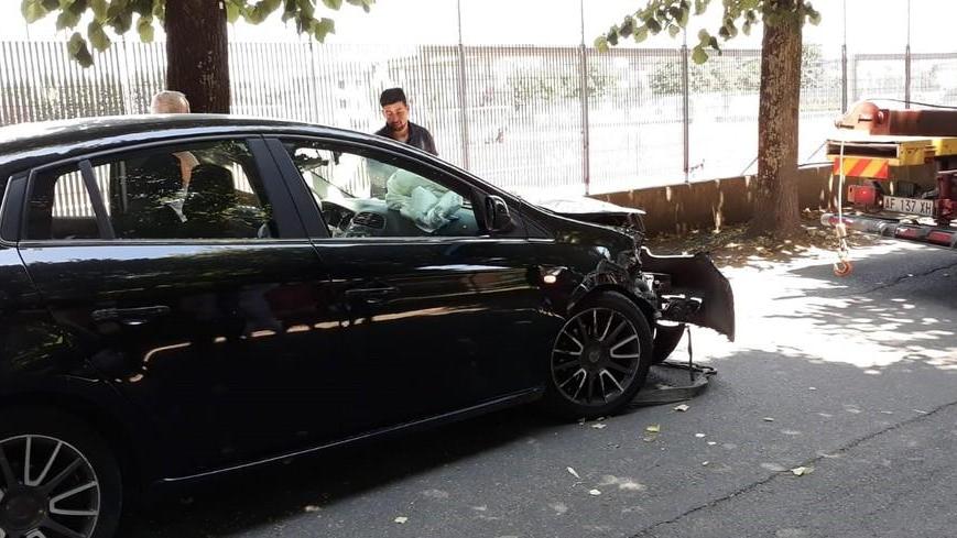 Scontro in auto, medico ferito
