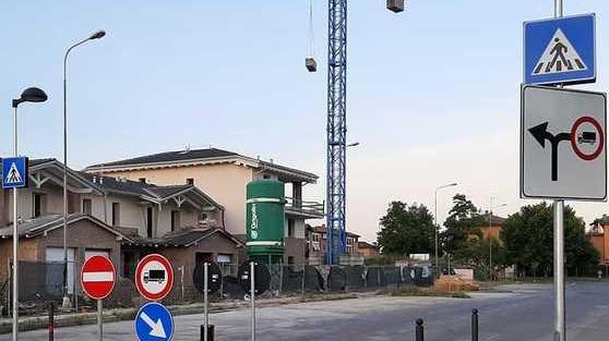 Riaperta via Falcone dopo lo stop ai camion