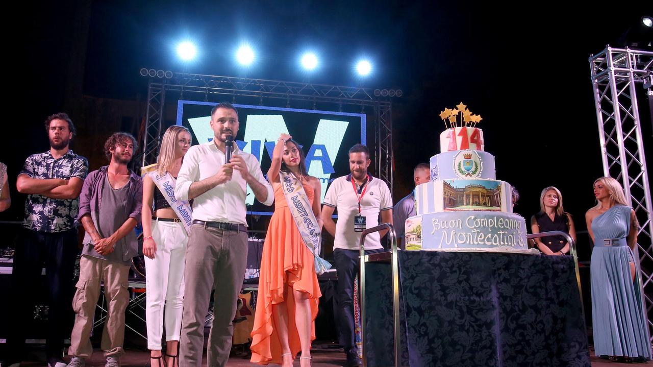 Il sindaco Baroncini sul palco