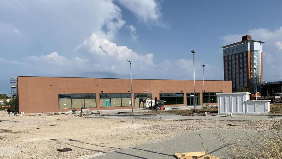 Tigotà e Maxi Zoo sbarcano a Porta a Terra e portano a Livorno 10 posti di lavoro