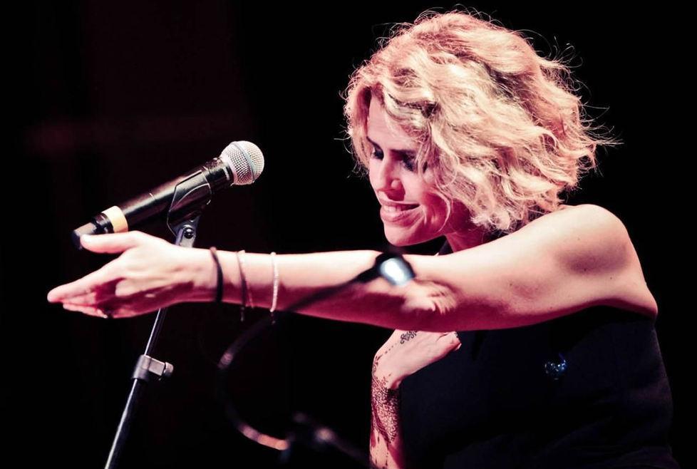 Vignola. Apre Etra Festival poesia, letteratura teatro e musica in Piazza Contrari 