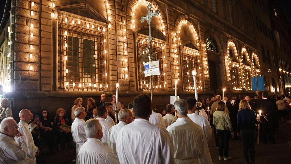 Luminara “sperimentale” nel 2019, poi la decisione: se sarà a led o a candele
