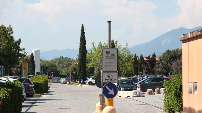Tutti i parcheggi all’ospedale Versilia saranno gratuiti ma solo per un mese