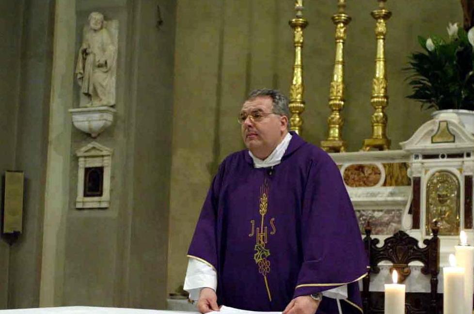 Don Euro, gli escort chiamati in tribunale adesso chiedono ospitalità al vescovo 