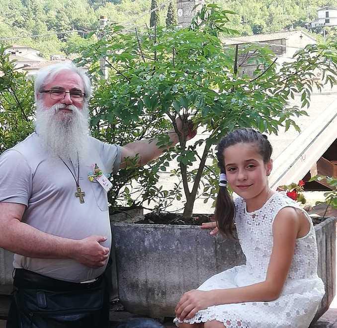 «Per le feste? Regaliamo alberi ai nostri bimbi» 