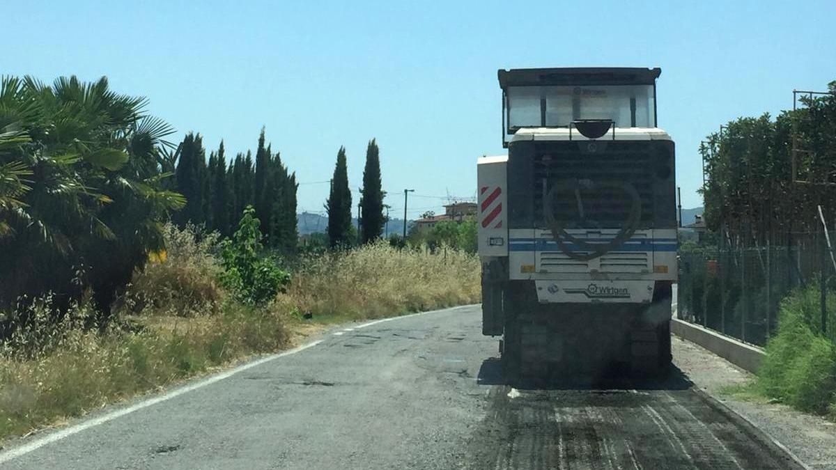 Cominciata l'asfaltatura di via Vecchia Fiorentina Primo Tronco a Quarrata