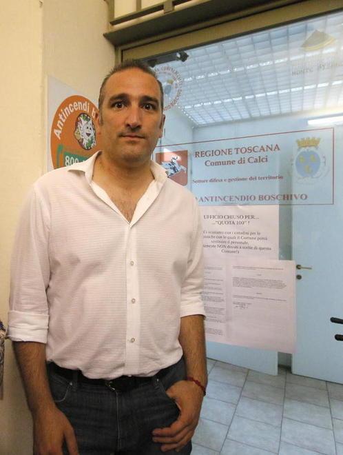 In municipio cartelli alle porte “Ufficio chiuso per... Quota 100” 