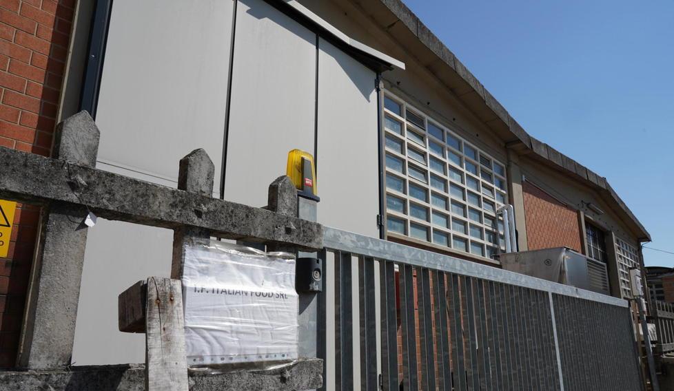 Succo bio come mele marce, i dipendenti: "Avevamo paura di perdere il lavoro"