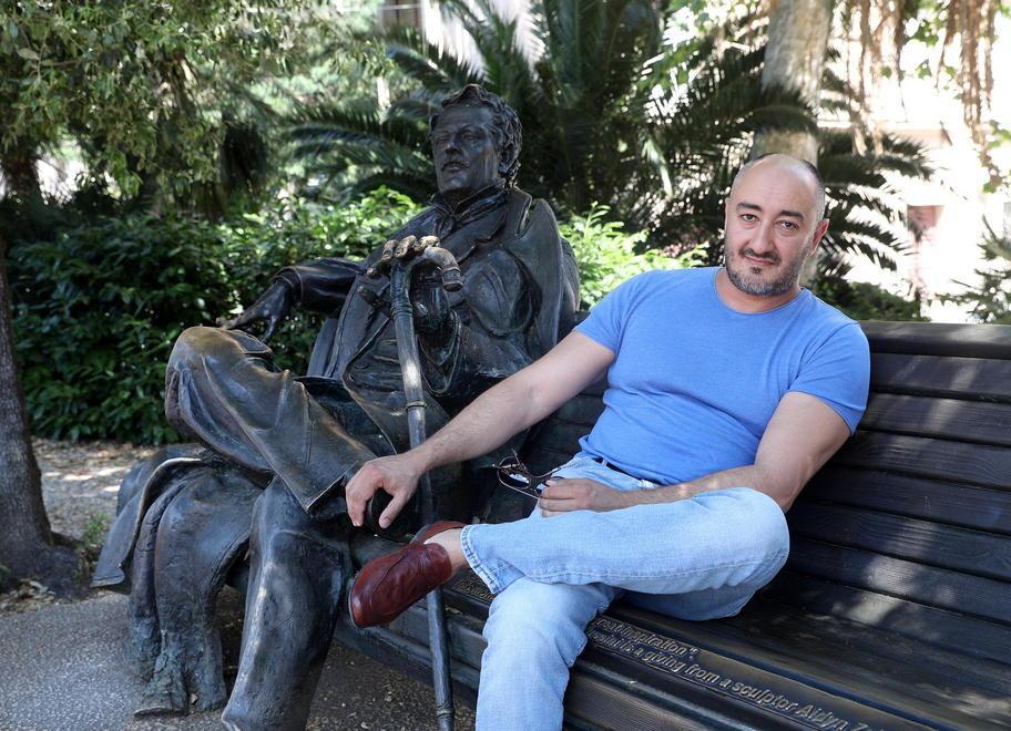 Scultura dedicata a Leoncavallo è l’ultimo sogno di Zeinalov 