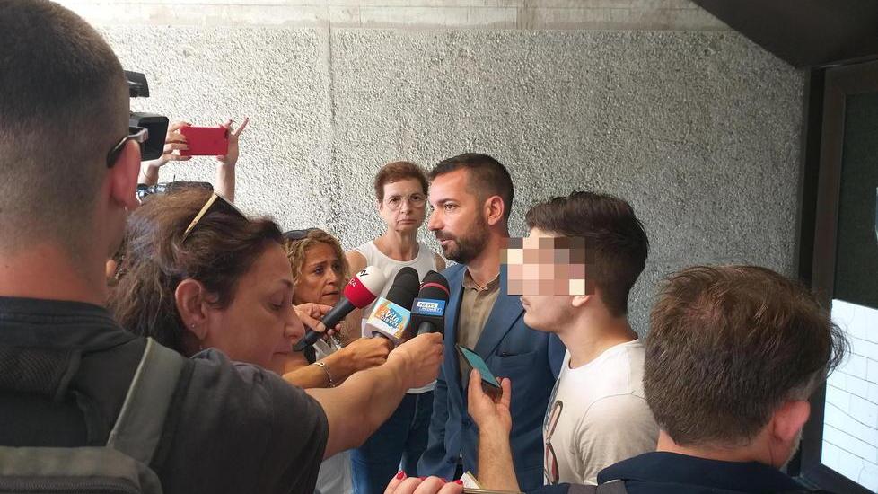 Il marito non si tira indietro «Rimango accanto a lei»