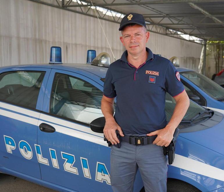 Leonardo Paternesi, il poliziotto in servizio al commissariato di Pontedera autore del salvataggio (foto Franco Silvi)