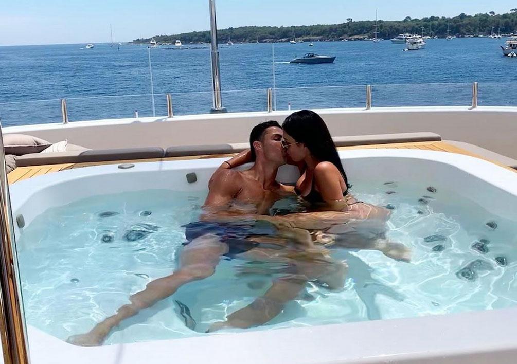 Ronaldo in vacanza sullo yacht Benetti e a Viareggio scoppia la Cr7-mania: «È stato qui» 