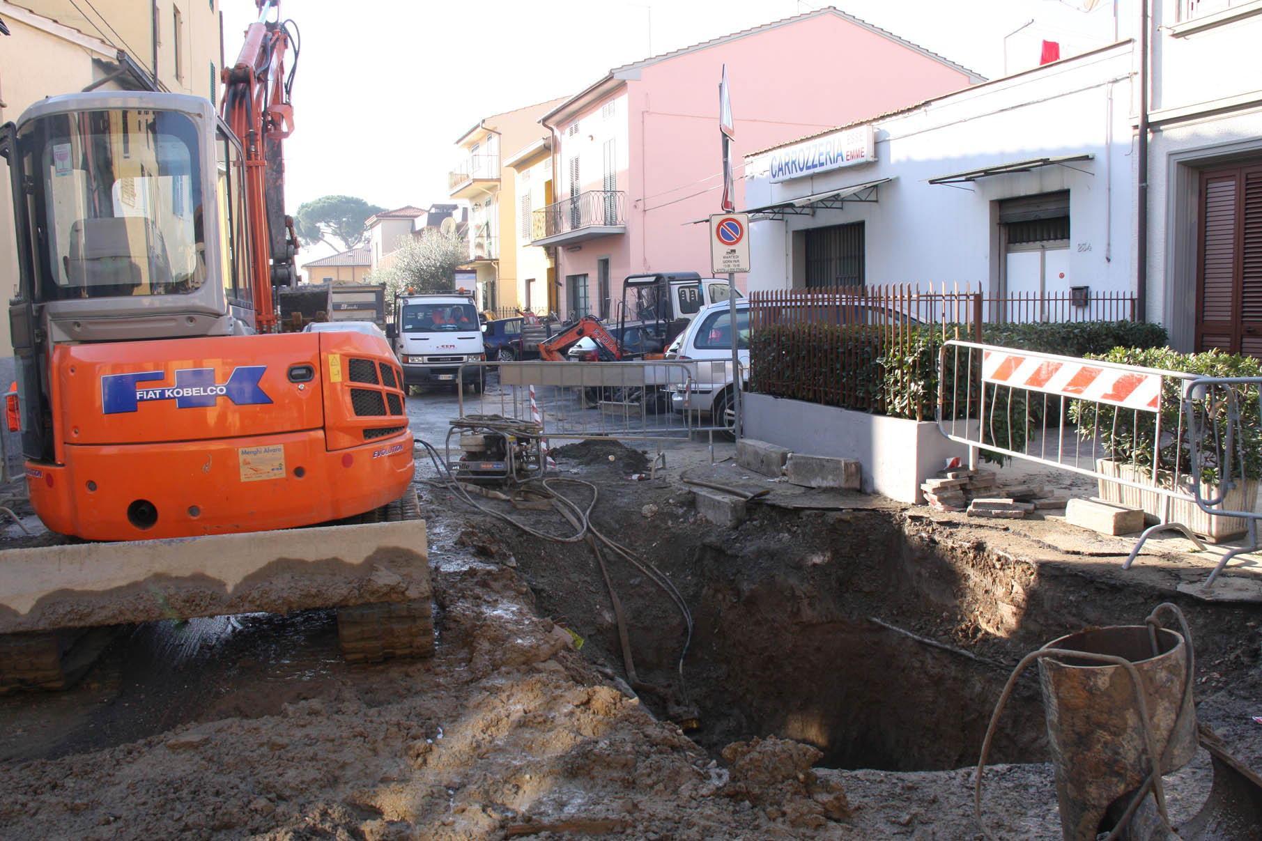Un cantiere di Publiacqua (foto di archivio)
