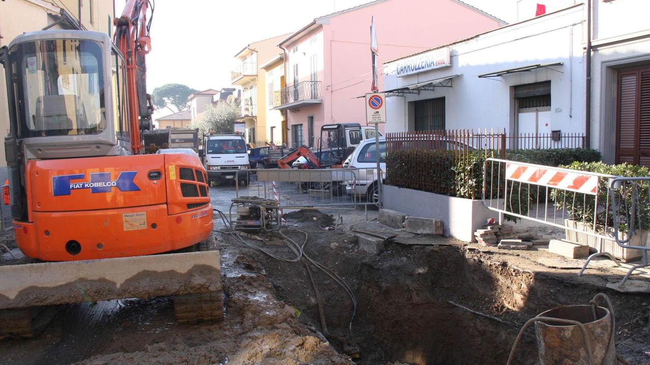 Un cantiere di Publiacqua (foto di archivio)