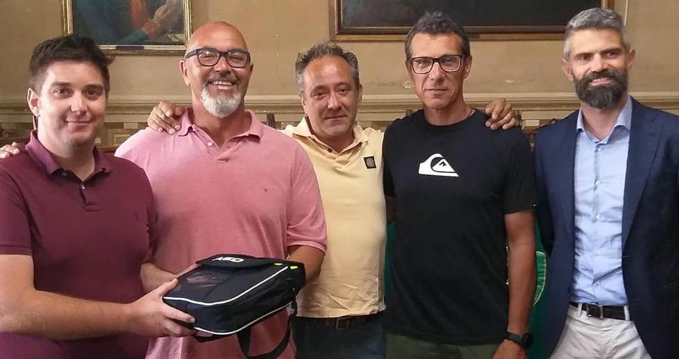 Donati due defibrillatori