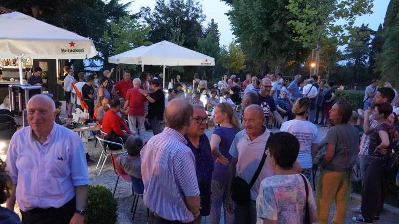 Raduno per Carola nella serata della scarcerazione