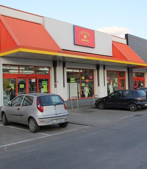 Il giovane aggressore evita l’arresto ma sarà rimpatriato 