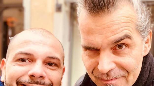Il riposo del rocker Pelù: compra casa nel borgo di Castagneto