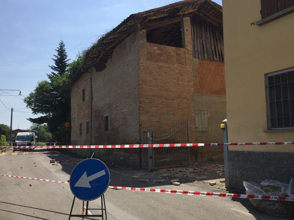Il finile in via Prandi il cui muro ha ceduto