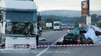 Un incidente sulla Sassari-Olbia e la conferenza stampa di ieri (foto Chessa) 