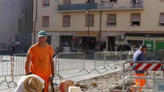 Piazza Cavallotti, partiti i lavori per la ripavimentazione