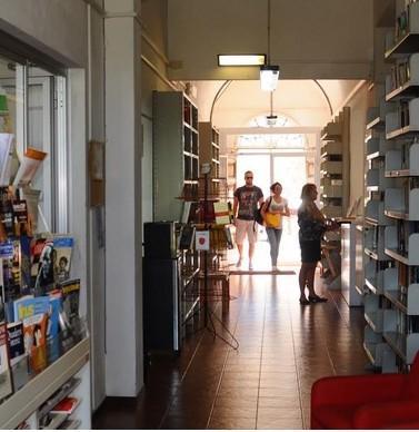 Donazione alla biblioteca dalla famiglia Cataldi 