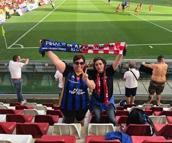 Una vetrina pisana per la pagina dei fan
