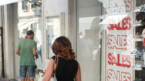 I saldi giocano d’anticipo «Ma servono più controlli»
