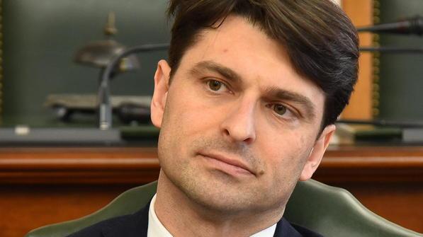 Braccio di ferro Cerboni e sindacati Il fronte si spacca perché la Cisl si sfila