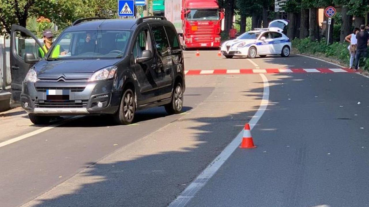 Nonna e nipotina investite sulle strisce, sono gravi