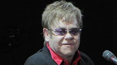 Show di Elton John, scattano i divieti: sabato chiude viale Carducci