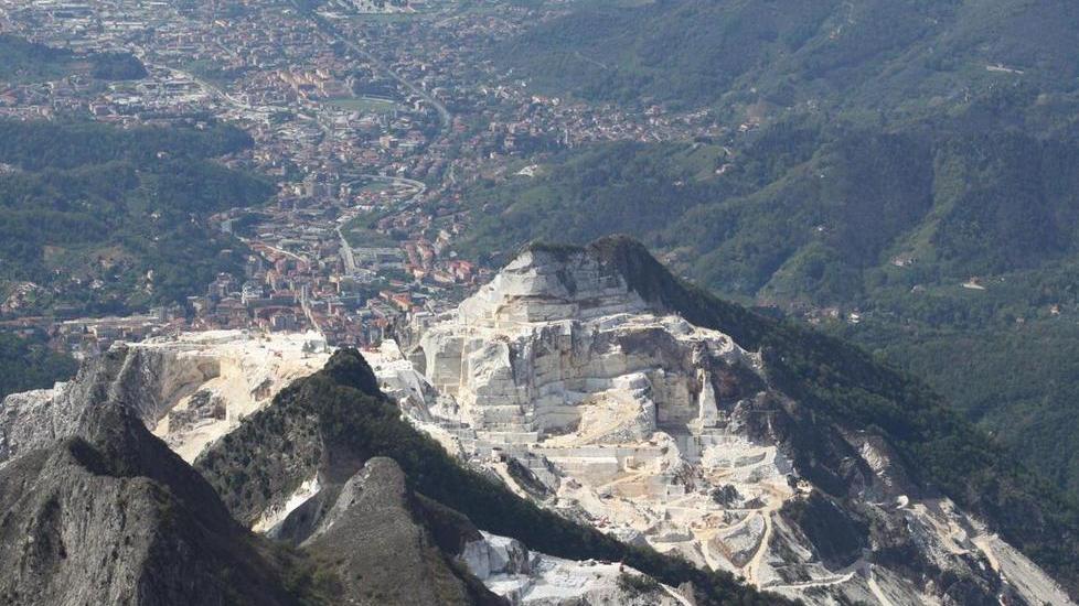 Quei monti “stravolti” dove il marmo è più pregiato