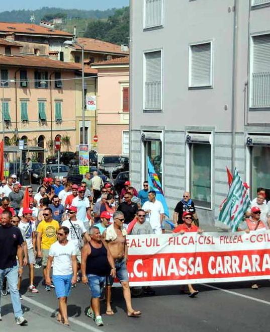 Pochi aumenti, poca sicurezza Sciopero generale del marmo 