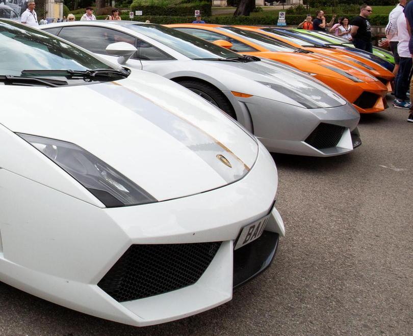 Le Lamborghini di Rambo e Batman da oggi invadono la città della Vespa