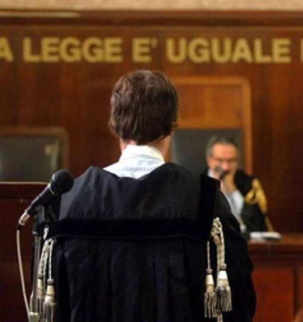 Rapine ed estorsioni a una famiglia: chiesti 9 anni 