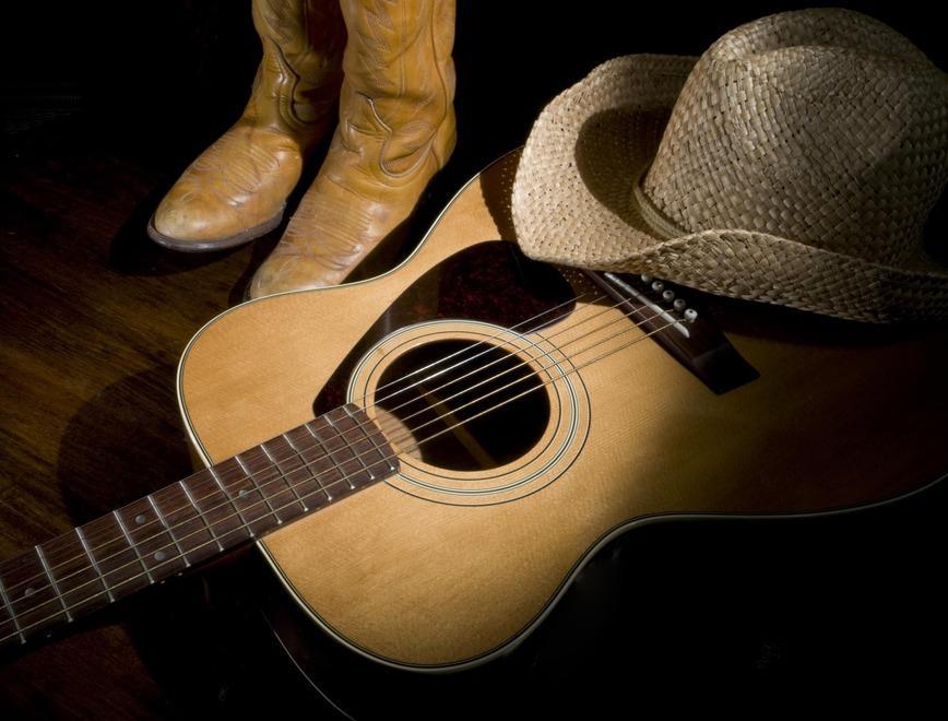 CountryMania: nelle piazze musica, balli e gare “piccanti” 