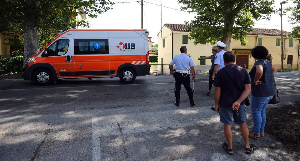 Pedone investito da un 81enne che se ne va 