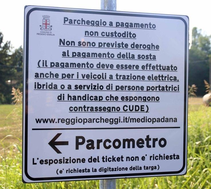 «Parcheggio off limits per i disabili» Ma il Comune respinge le critiche 