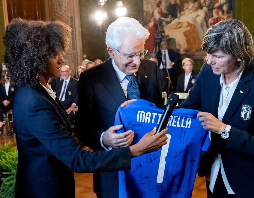 Mattarella alle azzurre «Avete vinto unendo la pubblica opinione Parità con gli uomini» 